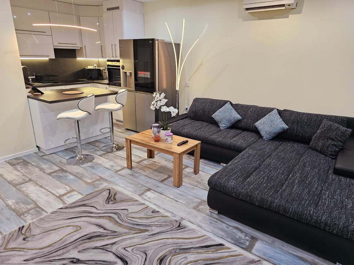 Urban Loft Apartment Salgotarjan Luaran gambar